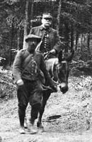 Joffre à dos de mule (1916) Photo DMPA Cerod