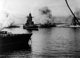 Le croiseur de bataille Strasbourg appareille sous le feu de la Royal Navy