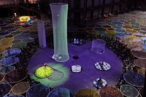 La piste du BurenCirque, « Nord\/Sud » in « Excentrique(s) », Soirées de Monumenta, jeudi 31 mai 2012.