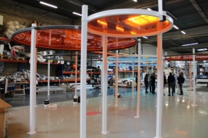 Pendant le premier trimestre de l’année 2012, c’est dans les ateliers de l’entreprise Art Project qu’ont été fabriqués les divers éléments constitutifs de l’oeuvre "Excentrique(s), travail in situ" conçue par Daniel Buren pour Monumenta.