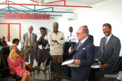 La France et son Institut, en la personne de Madame Carrère d’Encausse et Mr. de Broglie, veillent fraternellement et matériellement à la belle santé de la vie culturelle en Haïti