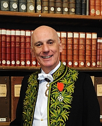 Michel Zink, Secrétaire perpétuel de l’Académie des inscriptions et belles-lettres depuis le 28 octobre 2011 - photographe Brigitte Eymann, Bibliothèque de l’Institut de France, 2009
