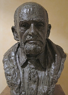 Buste de Théodore Monod, réalisé par la sculptrice Nacéra Kaïnou.