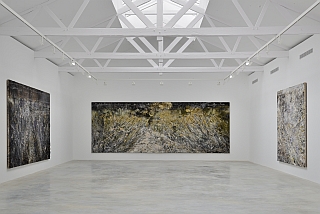 Vue d’installation de l’exposition d’Anselm Kiefer, "Die Ungeborenen" (Les non-nés)