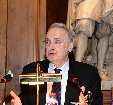 François-Bernard Michel, de l’Académie des beaux-arts, président de l’Académie en 2012 et initiateur du colloque "Une journée à l’Académie des beaux-arts, 28 novembre 2012, Grande salle de l’Institut de France