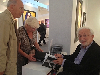 Galerie Trigano, Art Elysées 2012, Lucien Clergue dédicace son ouvrage "Nus vénitiens", 18 octobre 2012